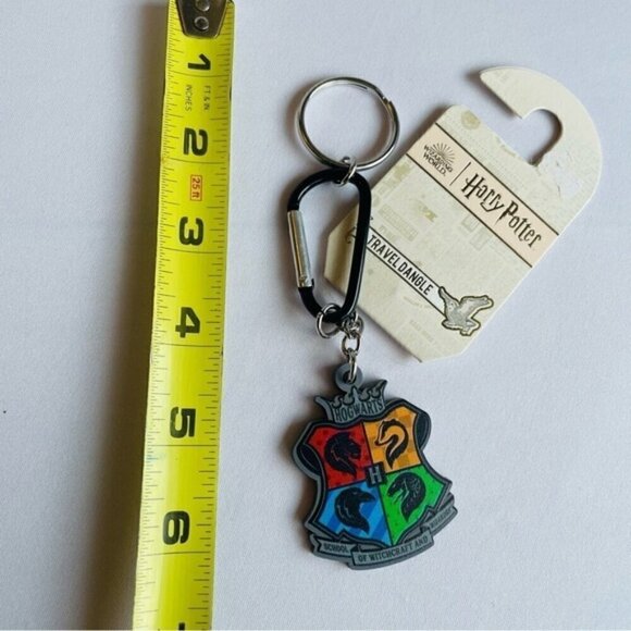 Lot of NWT Harry Potter Keychain Hogwarts Houses + Hogwarts T-Shirt (Size XS) - Picture 16 of 16